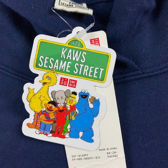 NEW Uniqlo x KAWS Sesame Street Hoodie Women's Large Cotton Hooded Sweatshirt - Picture 5 of 10